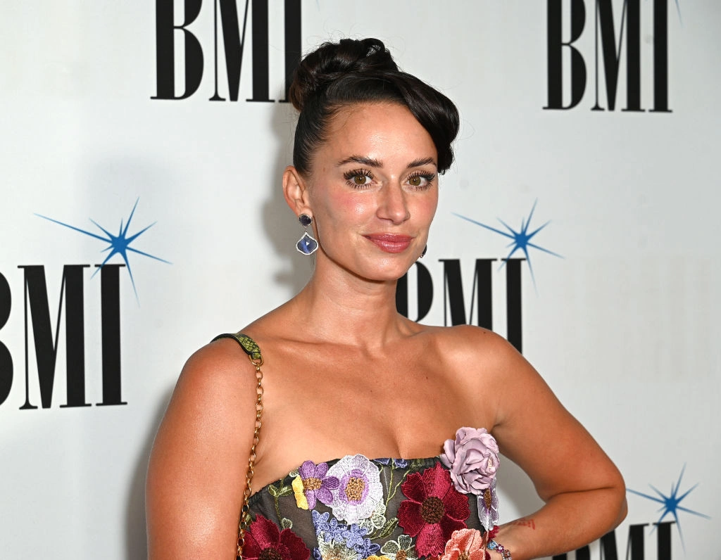 YesJulz Net Worth