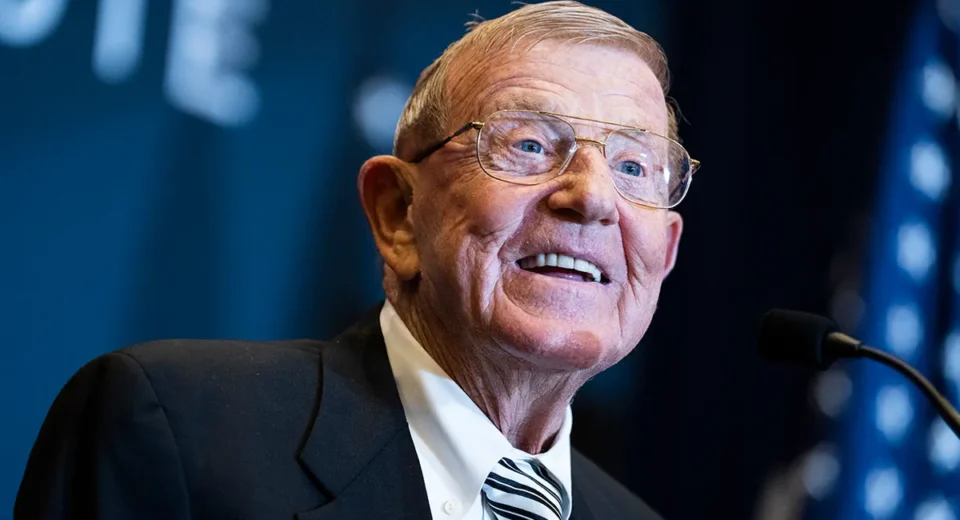What was Lou Holtz Net Worth?