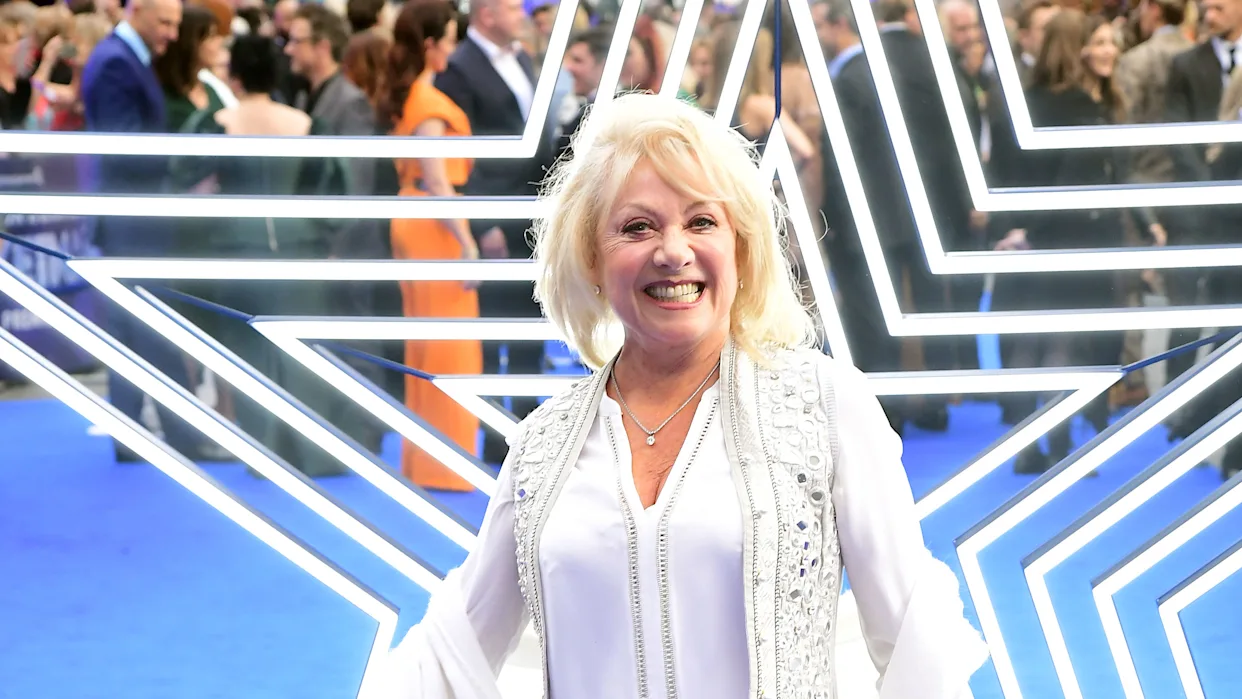 Elaine Paige Net Worth