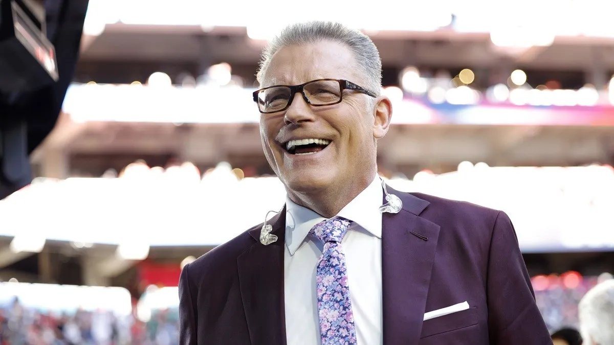 What Is Howie Long Net Worth and Salary? - Sacco Trend Magazine What Is Howie Long Net Worth and Salary?